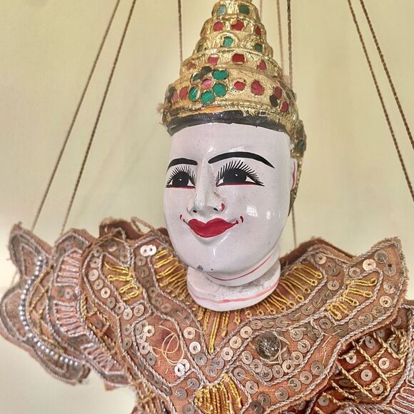 Thai Marionette Puppet 1960s Vintage 23 1/2 Inches, Sequined Traditional Dress, - Picture 3 of 11